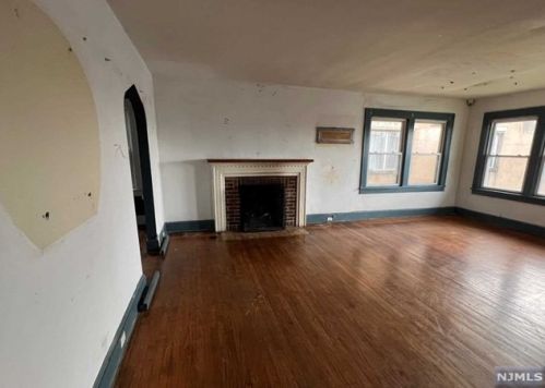 405 Grand Ave, Englewood, NJ 07631-4104