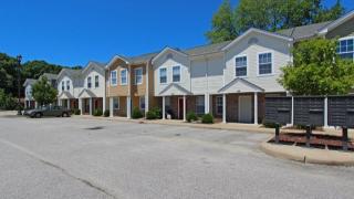 828 Forrest Dr, Newport News VA  23606-3402 exterior