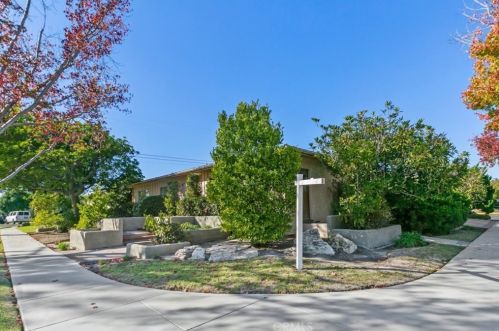 6481 El Cedral St, Long Beach, CA 90815-4616