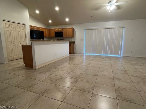 3106 10th St, Lehigh Acres, FL 33976-2905