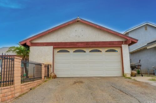 9595 Manitoba Pl, Riverside, CA 92503-1181