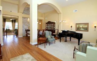 729 Amberwood Dr, Phoenix, AZ 85045-0634