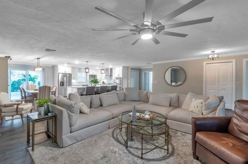 4592 40 St, Saint Petersburg FL  33714-2220 exterior