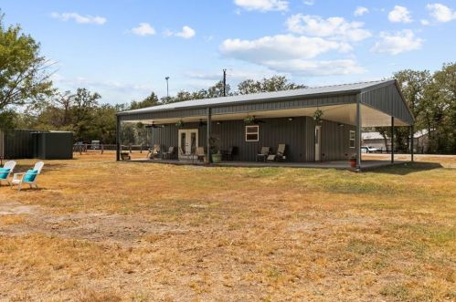 5361 Schulenberg Ln, Burton, TX 77835-2520