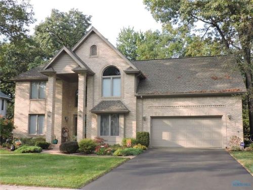 8308 Country Brook Dr, Holland, OH 43528-9165