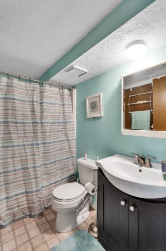 241 Coxcomb Hill Rd, New Kensington PA  15068-9376 exterior