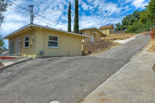 8542 Winter Gardens Blvd, Lakeside, CA 92040-5413