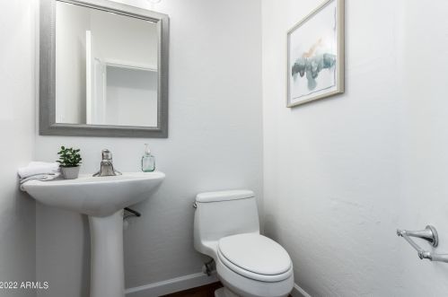 1342 Dunbar Dr, Phoenix AZ 85041-6151 exterior