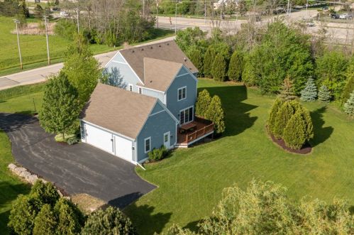 1465 Glen Oaks Ln, Thiensville WI  53092-2954 exterior