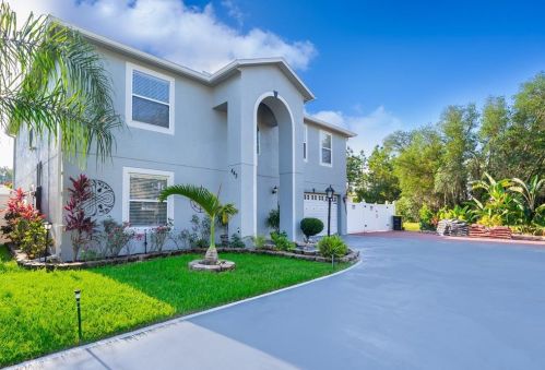 443 Lakeview Rd, Kissimmee, FL 34759-5303