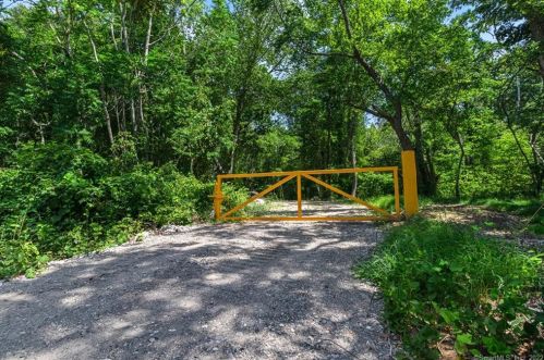 11 Buttonball Rd, Lyme, CT 06371-1705
