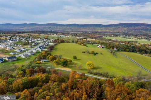 518 Cranes Gap Rd, Carlisle PA  17013-9602 exterior