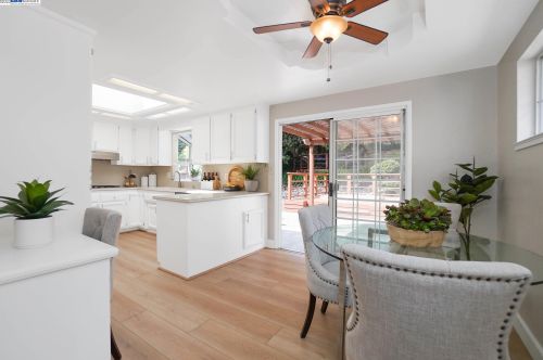 18327 Joseph Dr, Hayward CA  94546-2203 exterior