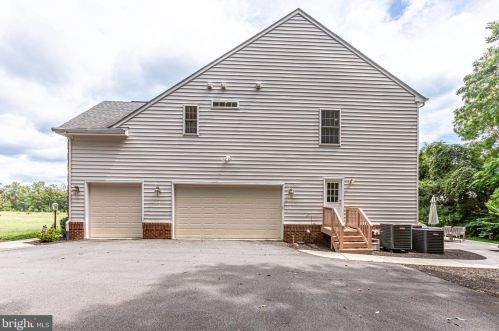 2506 Logmill Rd, Haymarket VA  20169-1417 exterior
