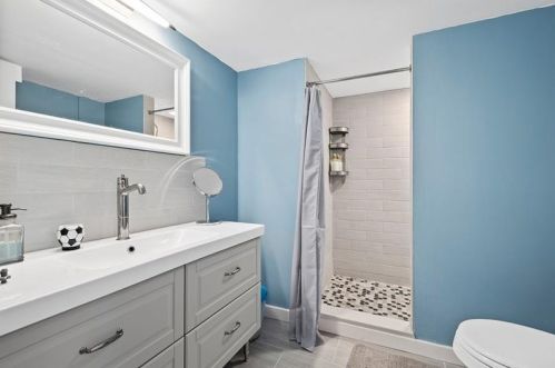 15 Hawthorne Ave, Pittsburgh PA 15229-2044 exterior