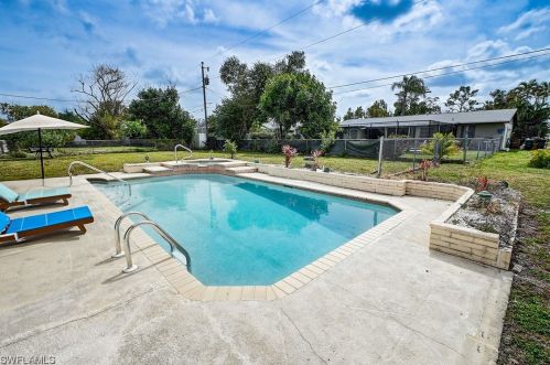 208 43 Ter, Cape Coral FL  33904-8425 exterior