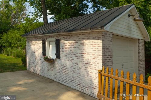 528 Liberty St, Charles Town WV  25414-1830 exterior