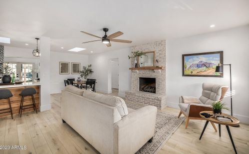 724 Cactus Wren Dr, Phoenix AZ  85021-8626 exterior