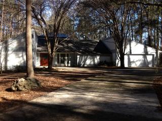 2401 Hares Den, Tallahassee, FL 32312-3712