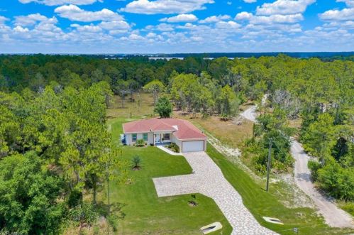 5030 44th St, Naples, FL 34120-3244