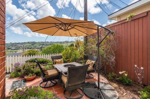 4808 Vanderhill Rd, Torrance CA  90505-4340 exterior