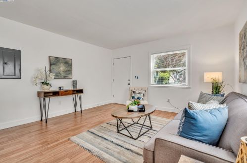 5531 Fremont St, Oakland CA 94608-2216 exterior