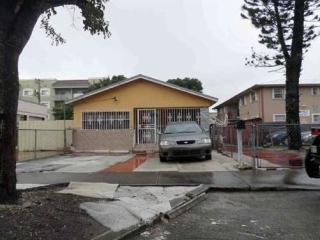 128 4th St, Hialeah, FL 33010-4840
