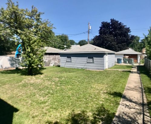 6811 Ontario Ave, Hammond, IN 46323-1443