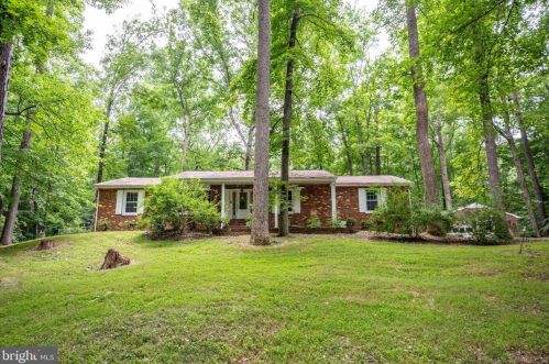 8028 Singing Wood Ln, Spotsylvania, VA 22553-3519