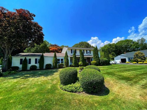 155 Church Rd, Great River, NY 11739-3002