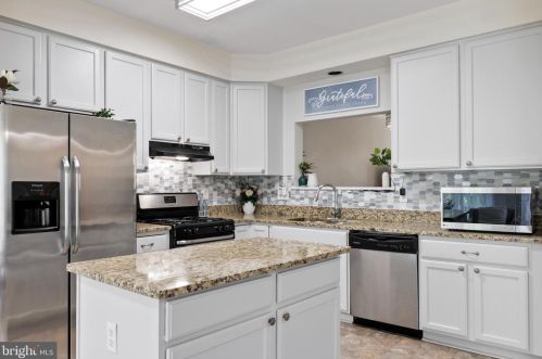 14104 Madrigal Dr, Woodbridge VA  22193-5948 exterior