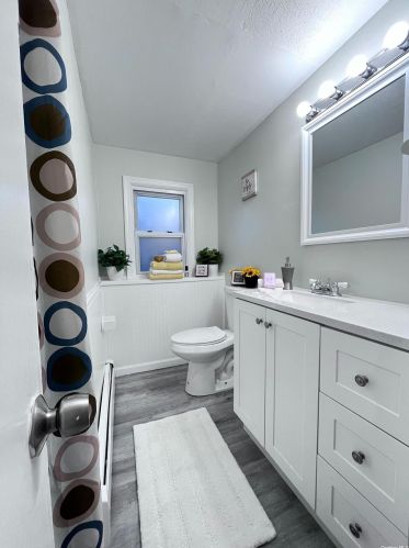 11 Ida Ln, Babylon NY  11703-1419 exterior