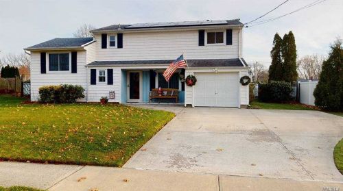 12 Monterey Ln, South Setauket, NY 11720-1403