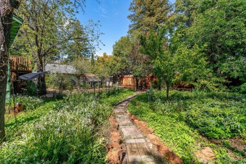 753 Oak St, Ukiah CA  95482-3901 exterior