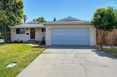 201 Cottonwood St, Woodland, CA 95695-2918