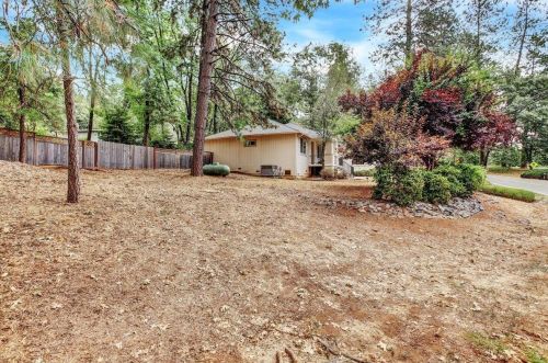 16053 Norlene Way, Grass Valley, CA 95949-6877