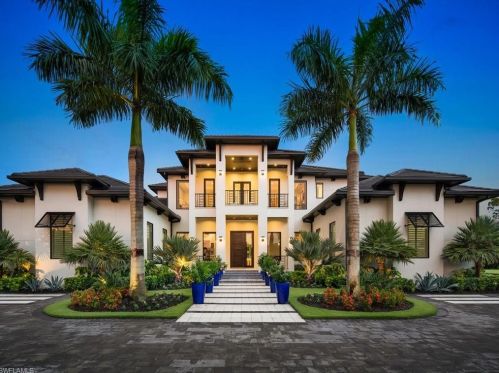 882 Cassena Rd, Naples, FL 34108-3304