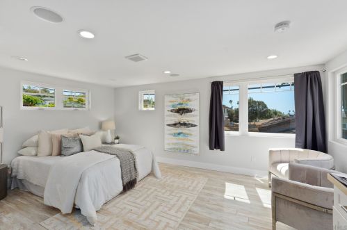 4453 Bermuda Ave, San Diego CA 92107-3809 exterior