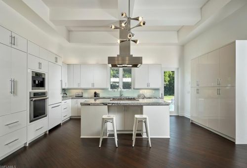 689 Bougainvillea Rd, Naples FL  34102-5545 exterior