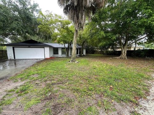 330 Tropical Trl, Merritt Island, FL 32952-4833