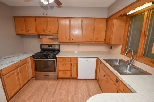 1511 Sandy Ln, Watertown WI  53098-1610 exterior