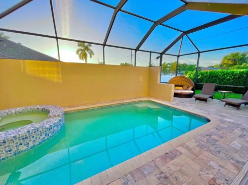 531 105th Ave, Naples FL  34108-1837 exterior