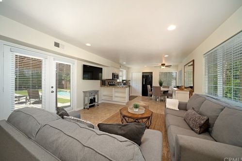 52777 Eisenhower Dr, La Quinta CA  92253-3358 exterior