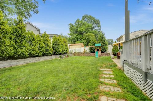 10 Calvin Ct, Old Bridge NJ  08857-2147 exterior