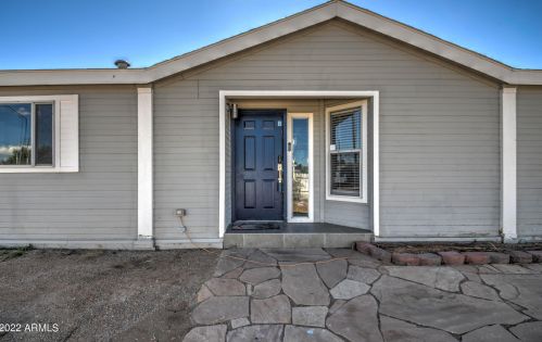 355 83rd St, Mesa, AZ 85207-7606