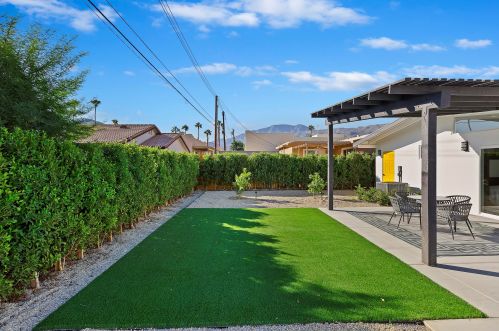 52152 Avenida Alvarado, La Quinta CA  92253-3229 exterior