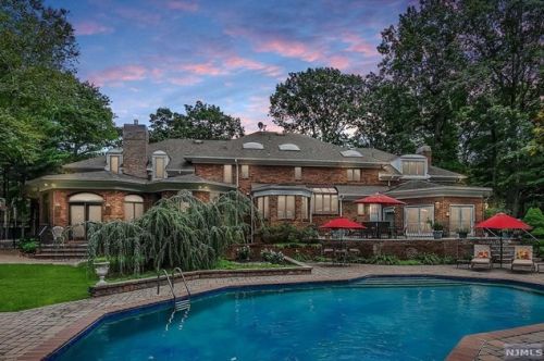 833 Trailing Ridge Rd, Franklin Lakes, NJ 07417-1512
