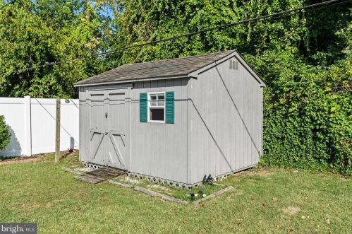 28 Buckingham Dr, Willingboro NJ  08046-1623 exterior