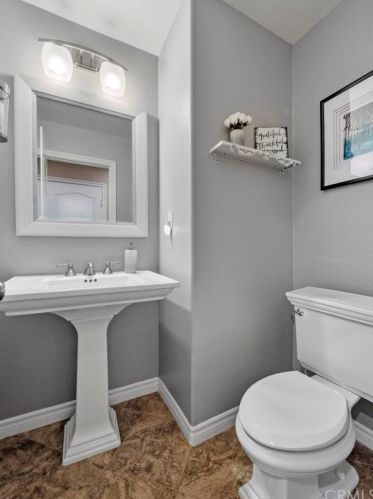 7463 Circulo Sequoia, Carlsbad CA 92009-8467 exterior