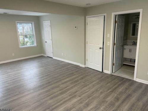 18 Berry Ln, West Milford NJ  07480-3632 exterior